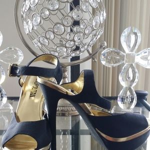 Cosmopolitan Black peep toe heels